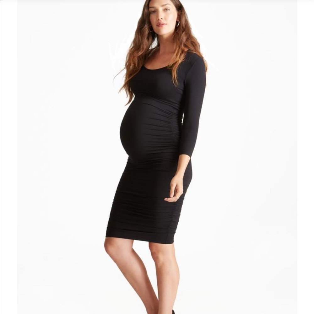 NWT Ingrid & Isabel Black Shirred Maternity Dress